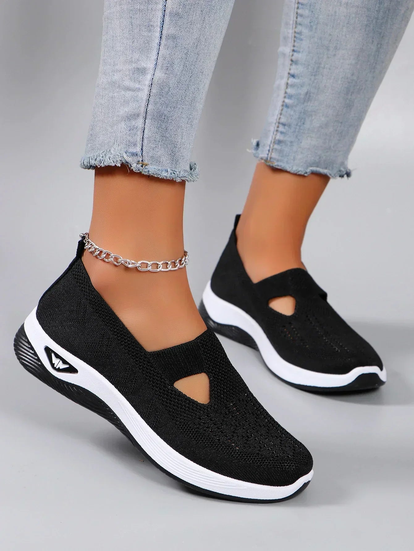 women's sports shoes