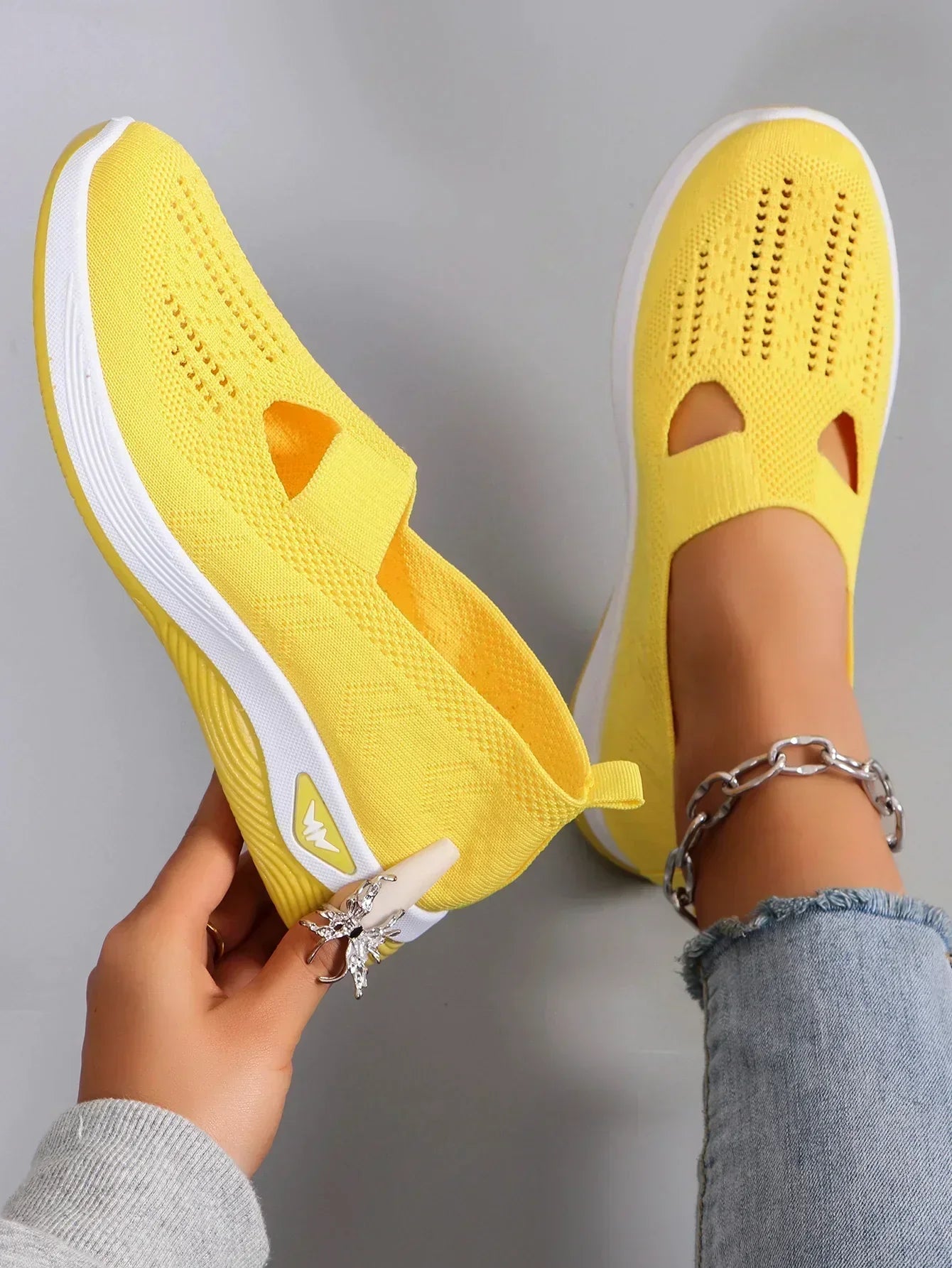 women's sports shoes