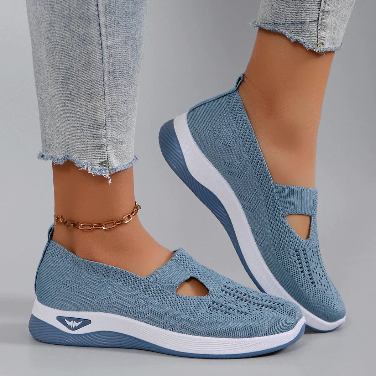 women's sports shoes