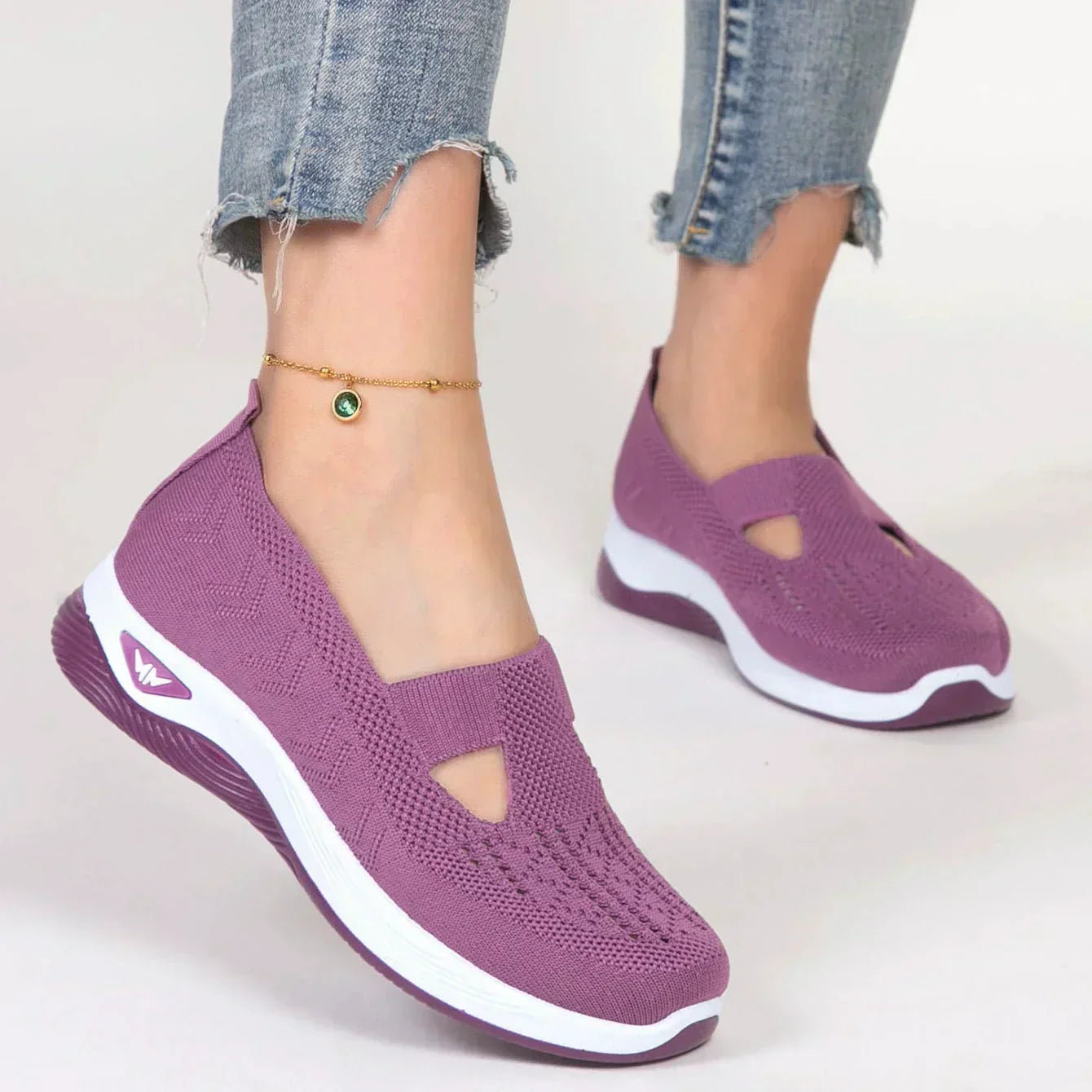 women's sports shoes