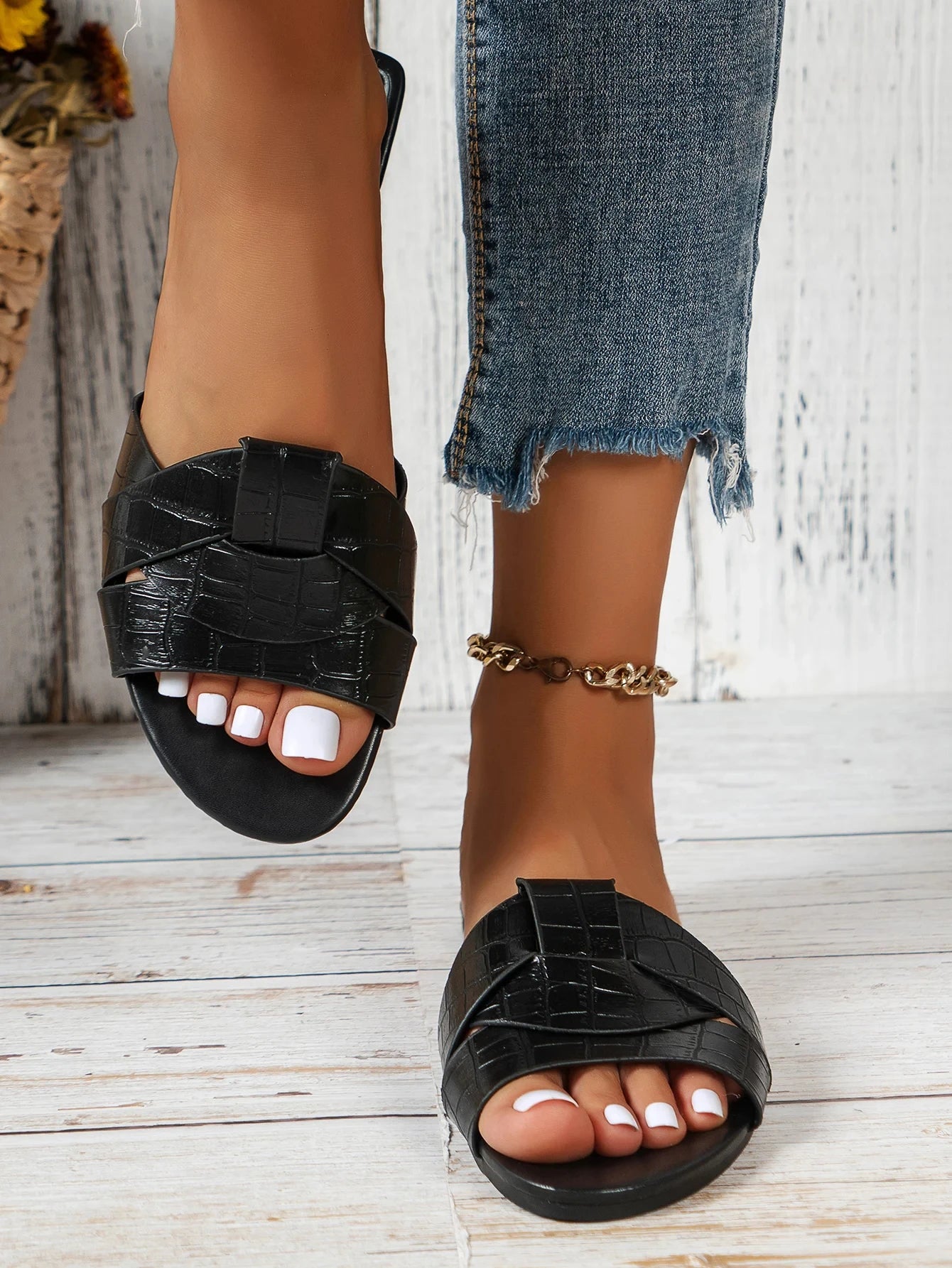 Luxury Designer Women Sandals 2025 New Woven with Comfortable Women's Sandals Casual Bottom Summer Flat Woman Slippers