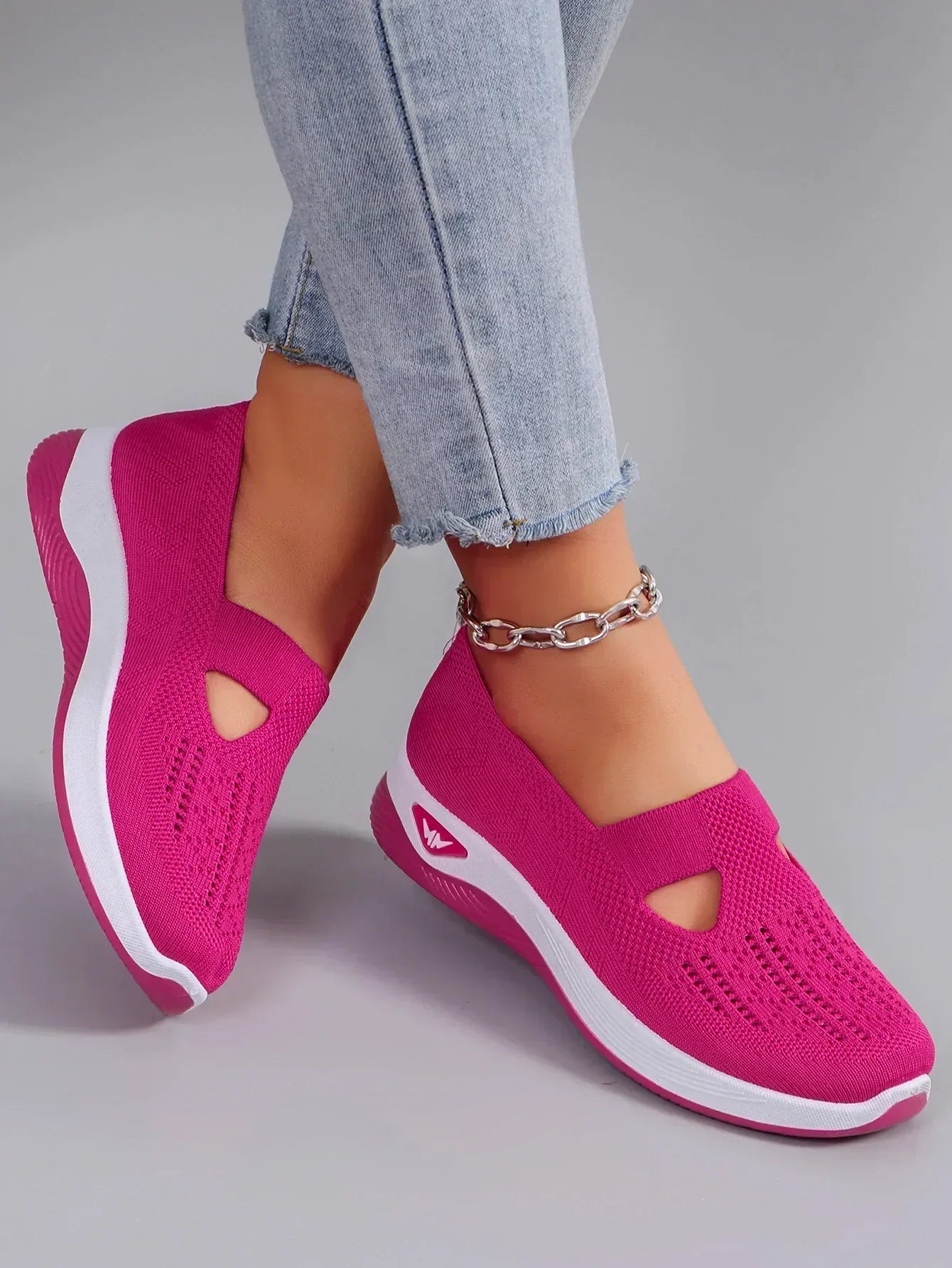 women's sports shoes