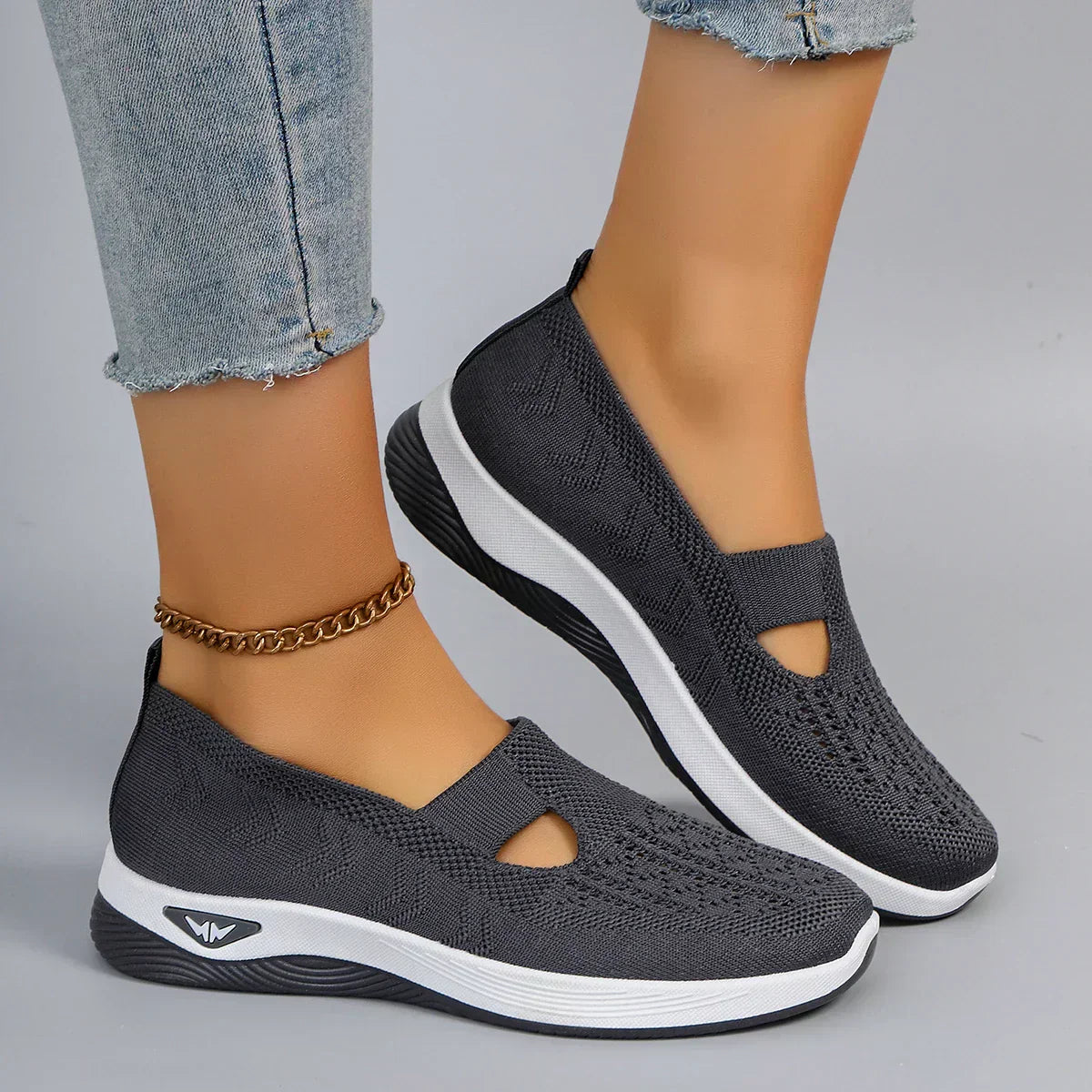 women's sports shoes