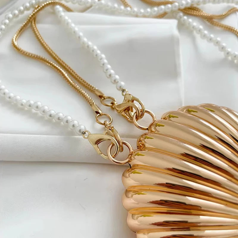 2025 New Summer Lipstick Bags for Women Fashion Pearl Mini Purse Crossbody Bag High Quality Gold Shell Bag Designer Shoulder Bag