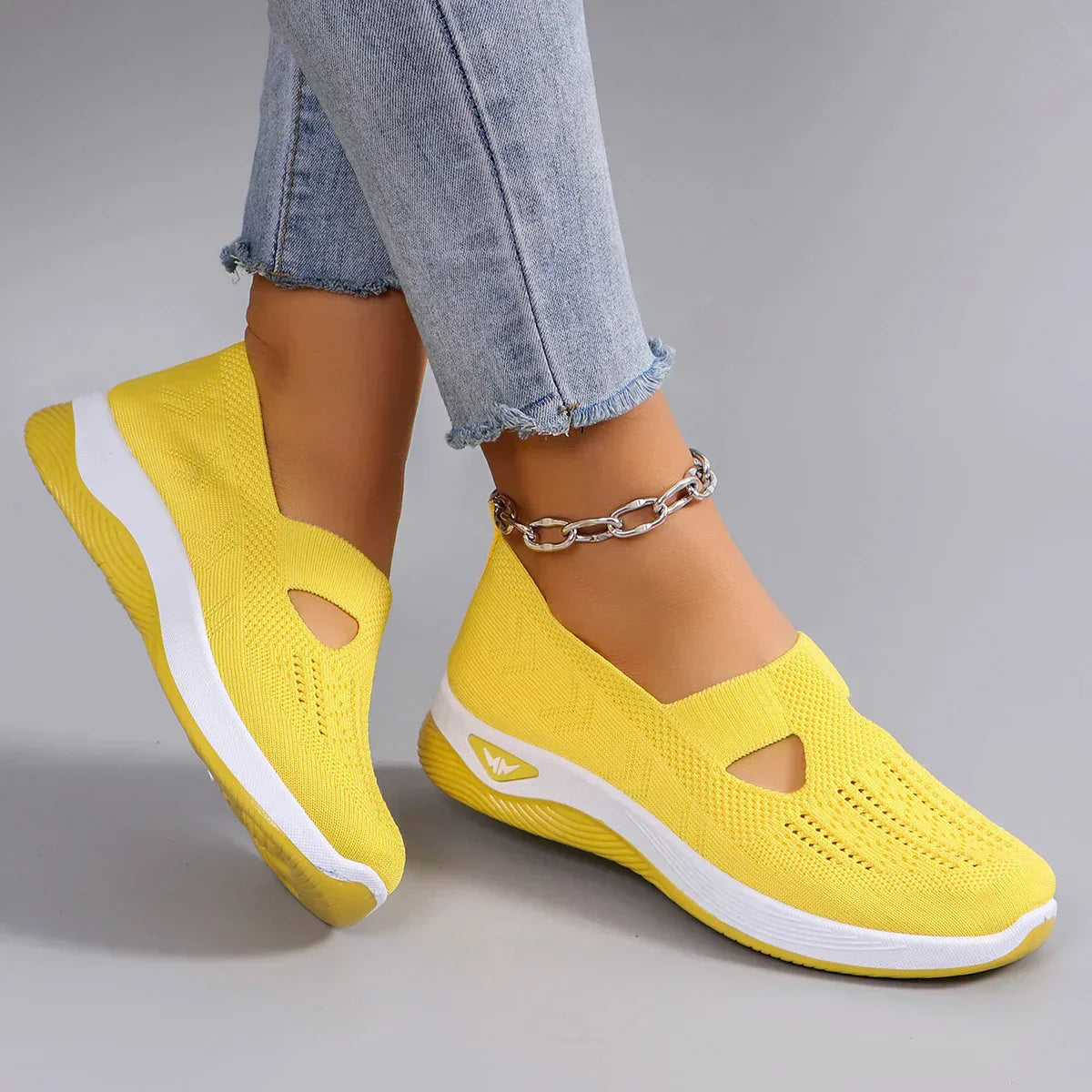 women's sports shoes