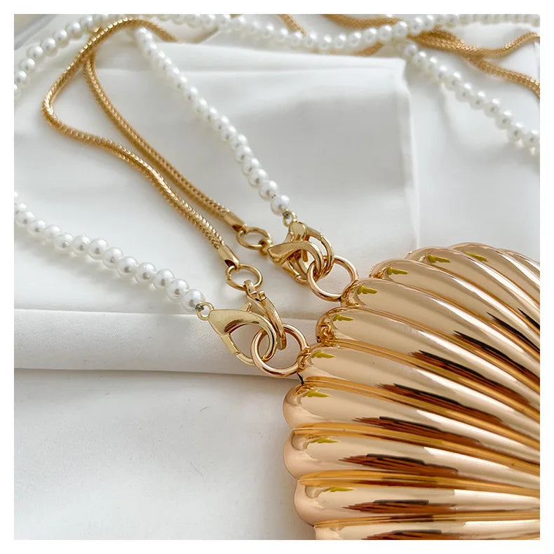 2025 New Summer Lipstick Bags for Women Fashion Pearl Mini Purse Crossbody Bag High Quality Gold Shell Bag Designer Shoulder Bag