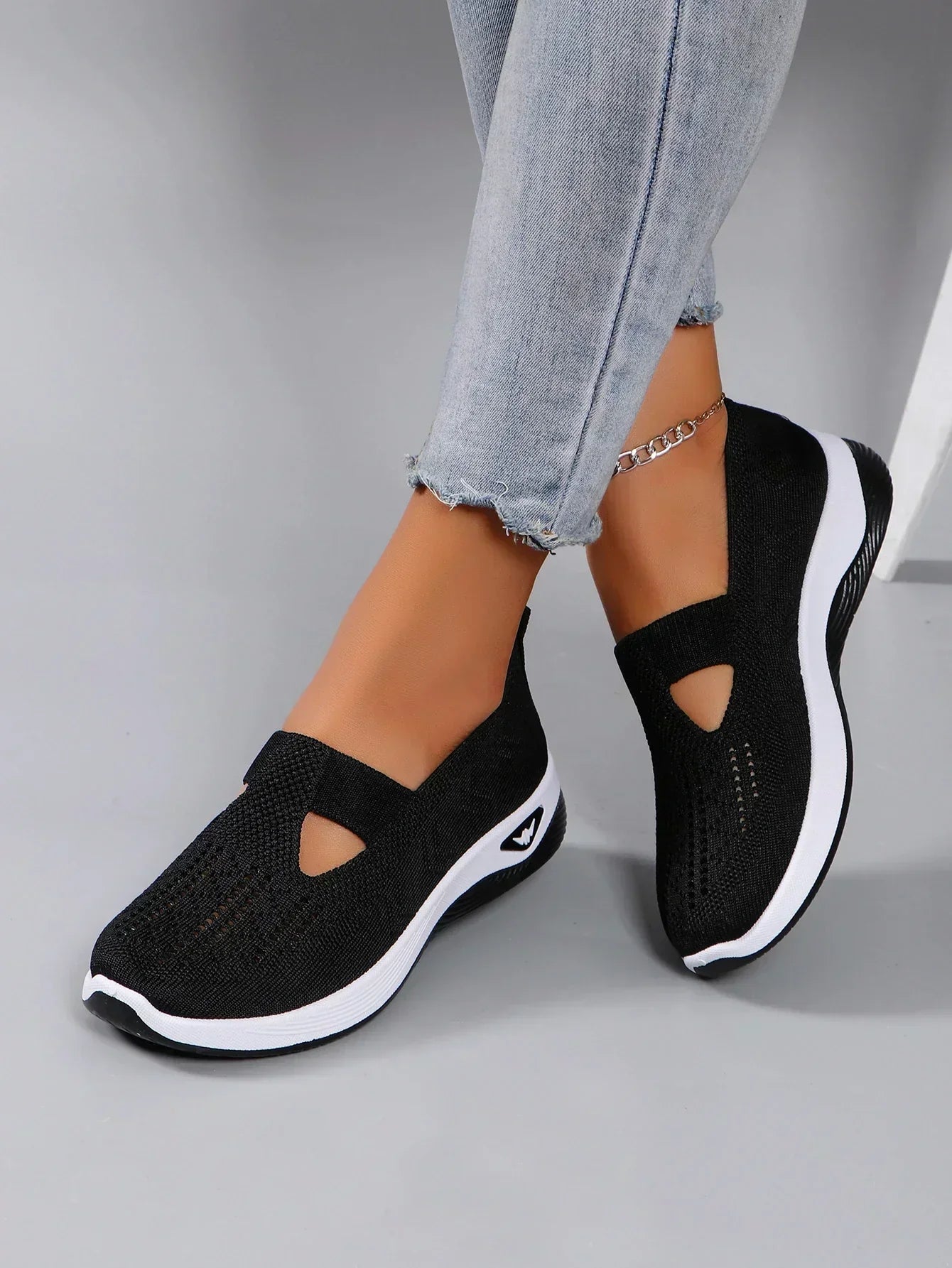 women's sports shoes