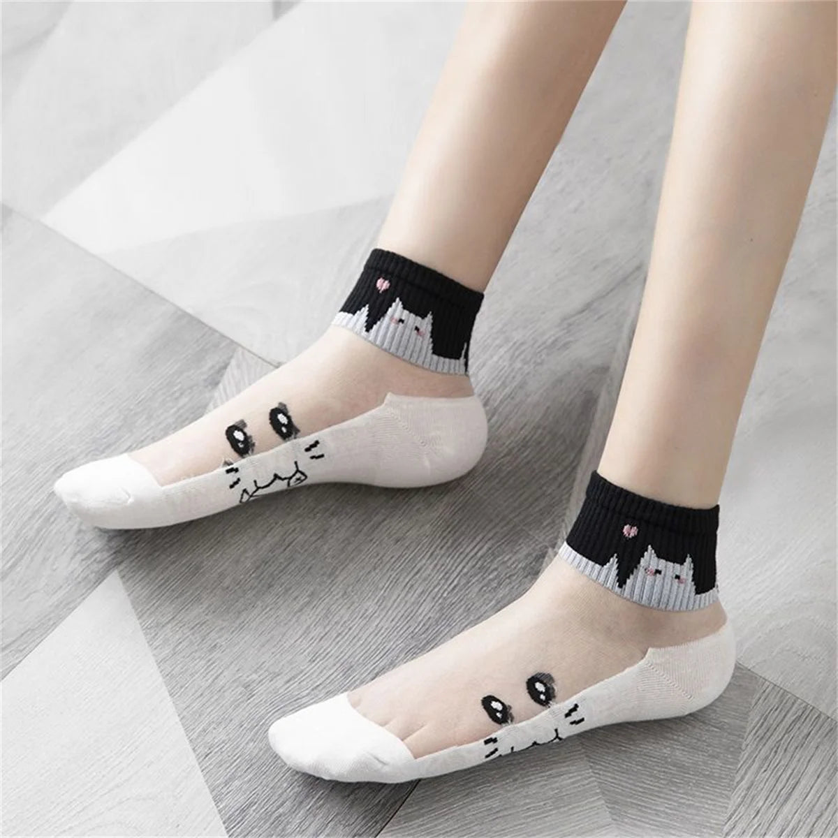 Dreamlikelin 5Pairs/lot Summer Socks Black and White Cat Glass Silk Breathable Female Socks Simple Short Socks