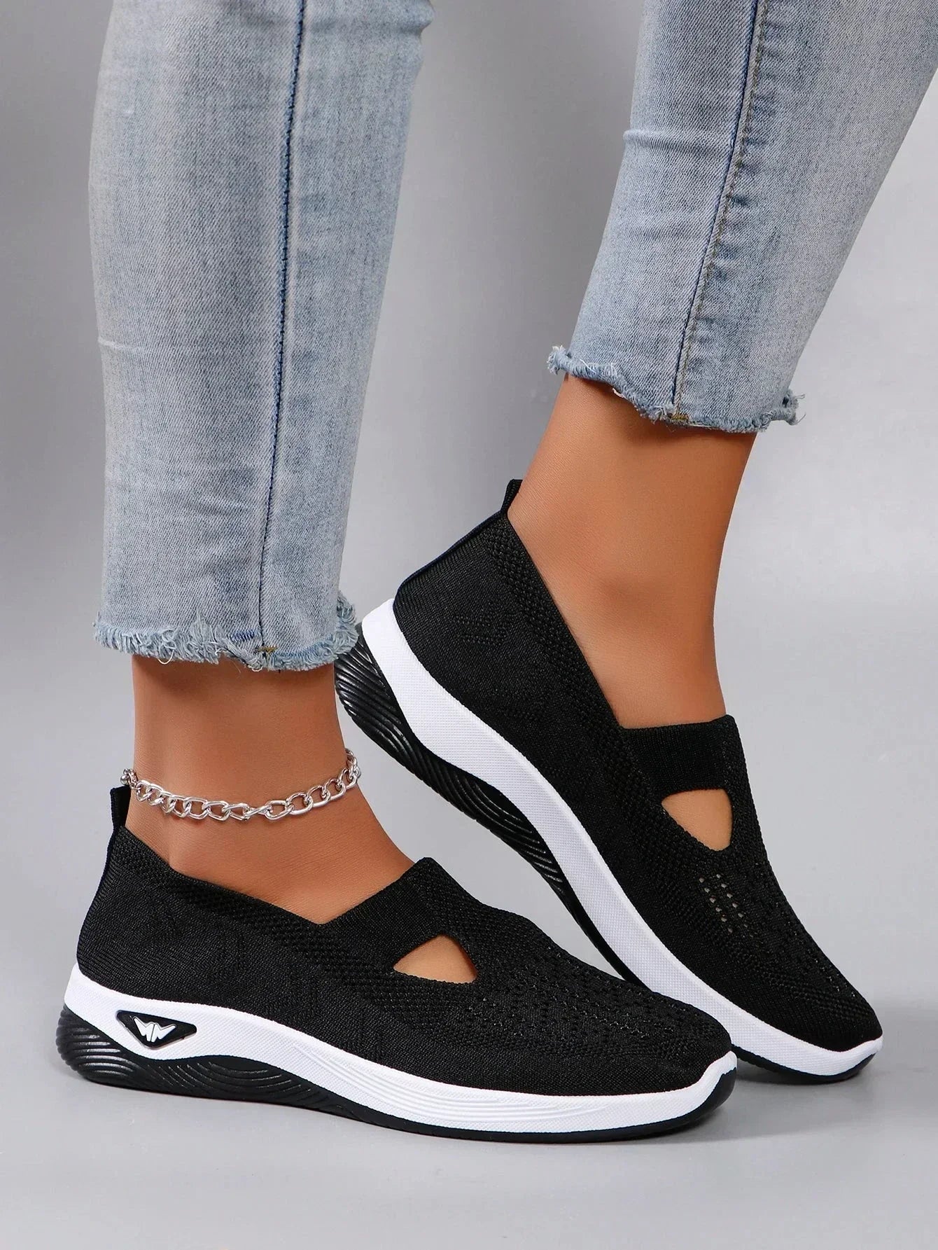 women's sports shoes