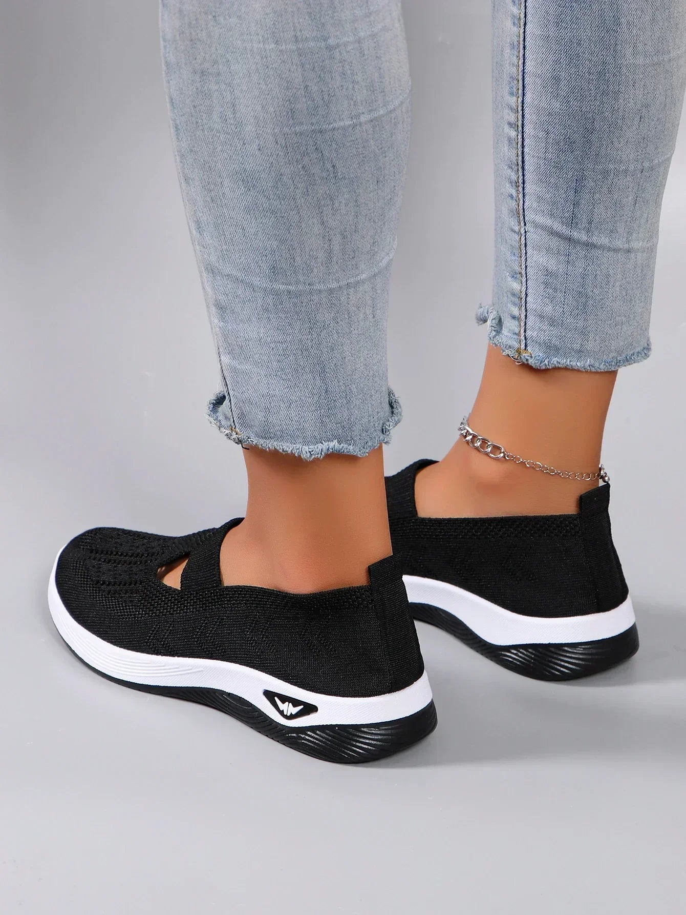 women's sports shoes
