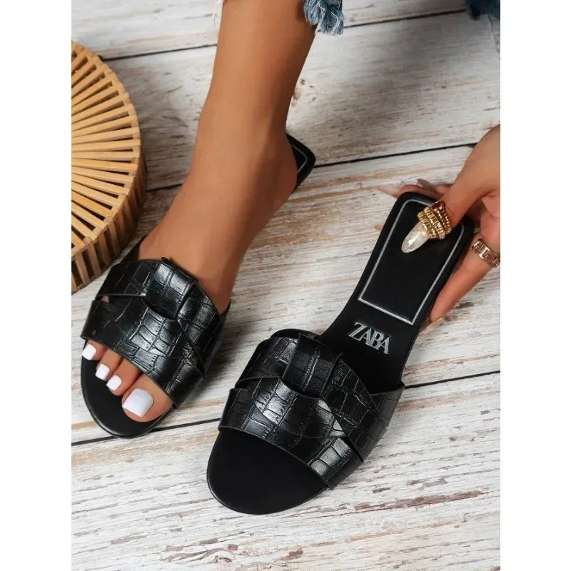 Flat Slippers Casual Shoes Woman 2025 Trend Luxury Summer Elegant Dresses Sandals Beach Designer House Round Toe Brand Bathroom