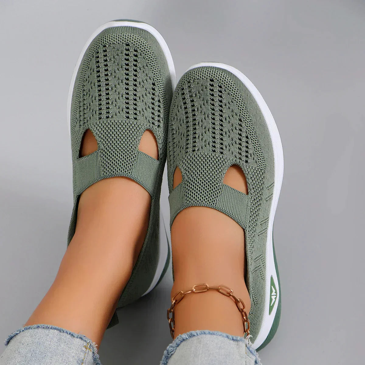 women's sports shoes
