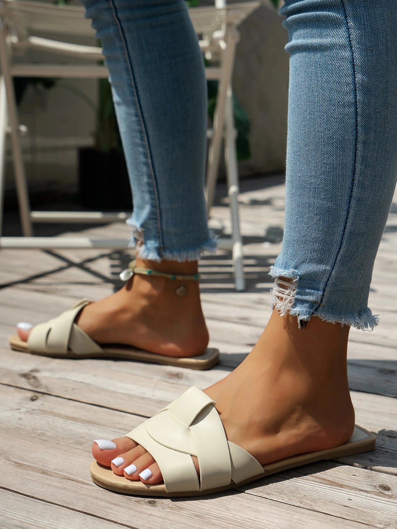 Luxury Designer Women Sandals 2025 New Woven with Comfortable Women's Sandals Casual Bottom Summer Flat Woman Slippers
