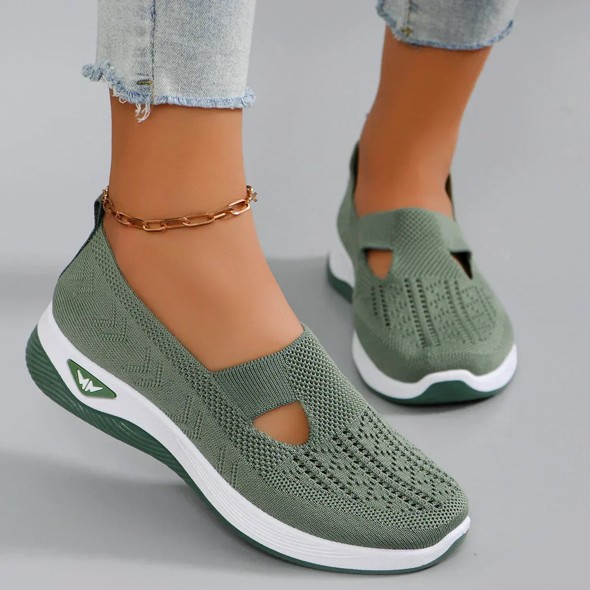 women's sports shoes