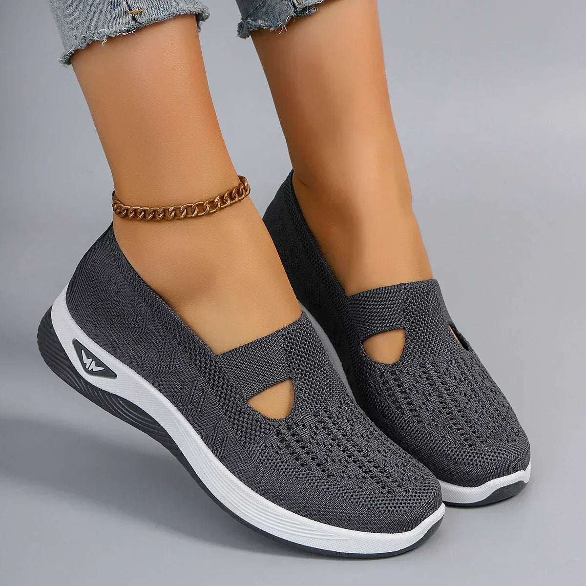 women's sports shoes