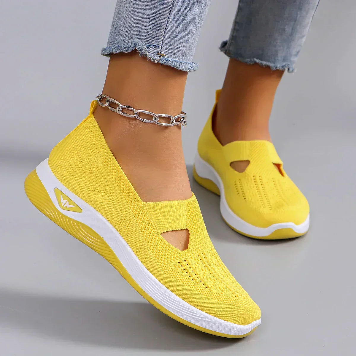women's sports shoes