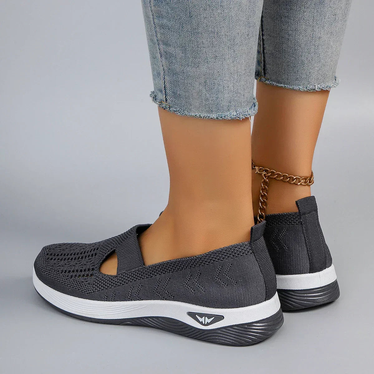 women's sports shoes