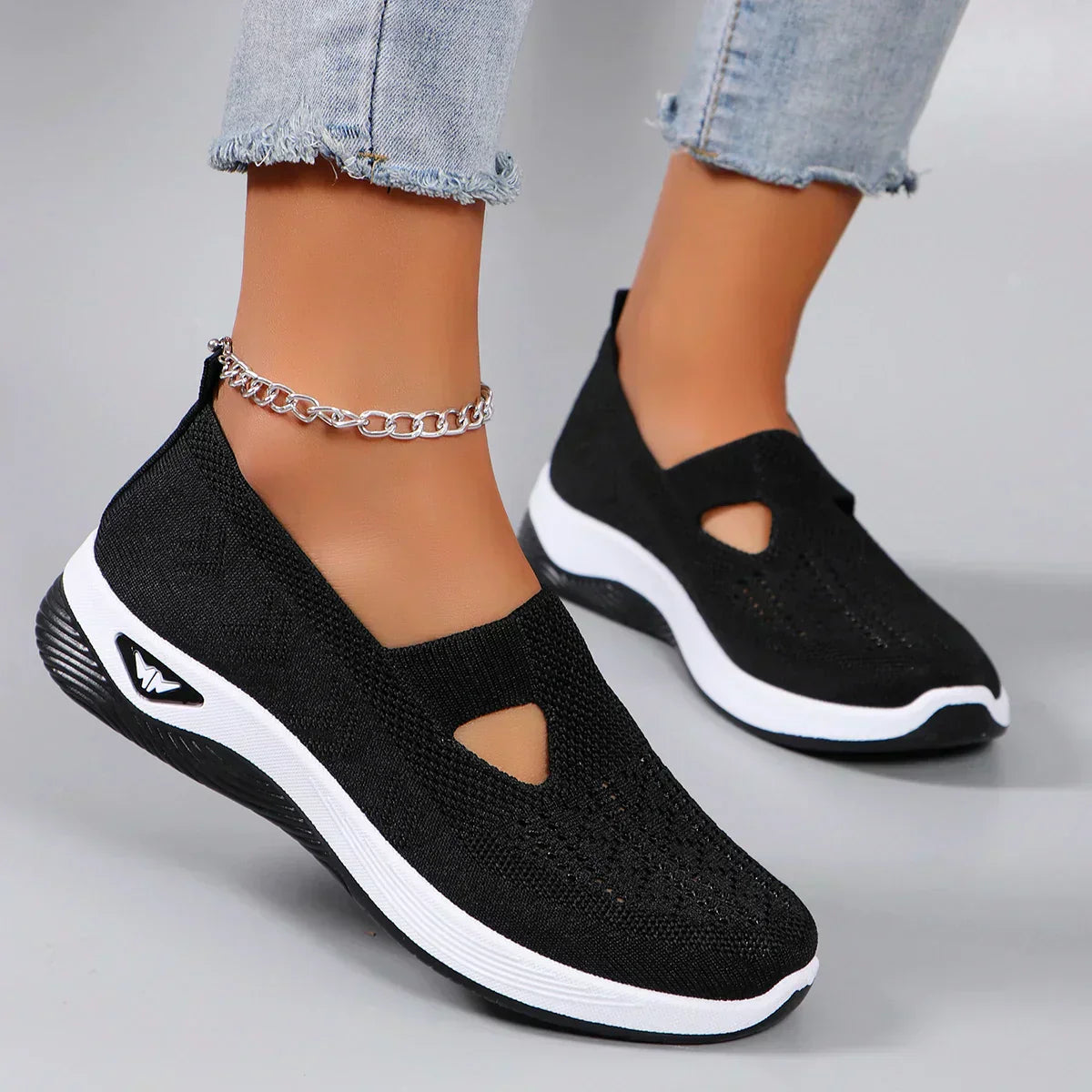women's sports shoes