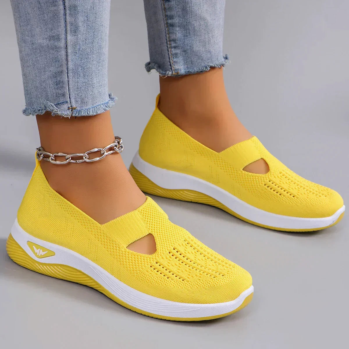 women's sports shoes
