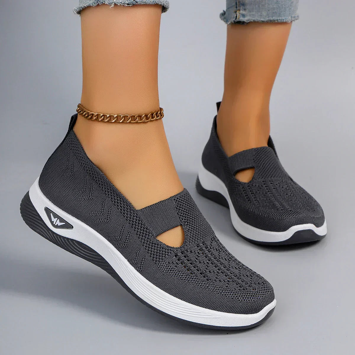 women's sports shoes