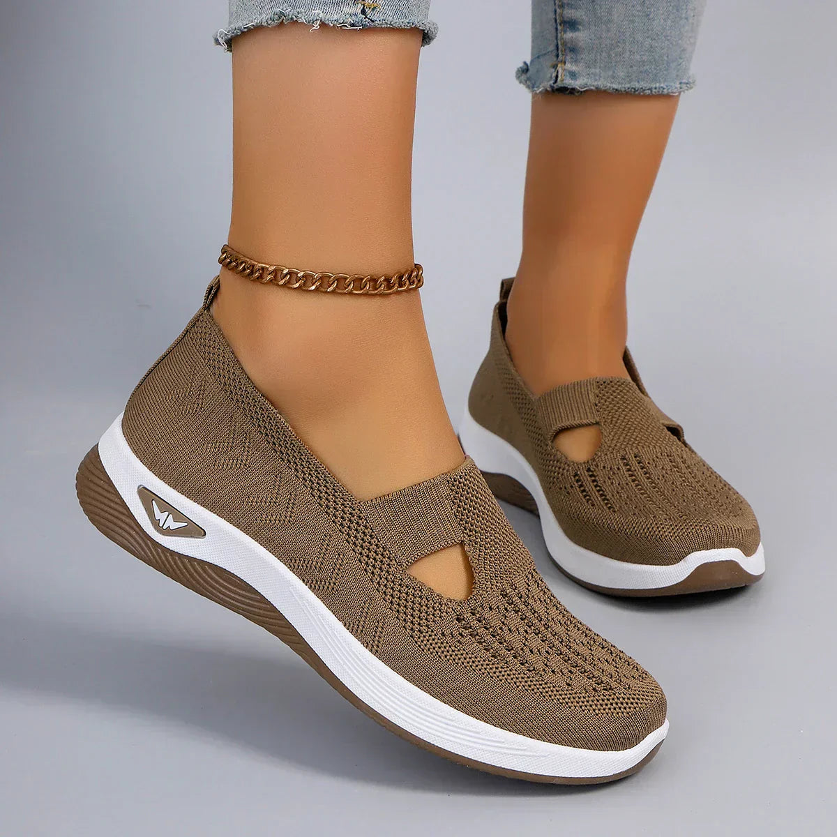 women's sports shoes