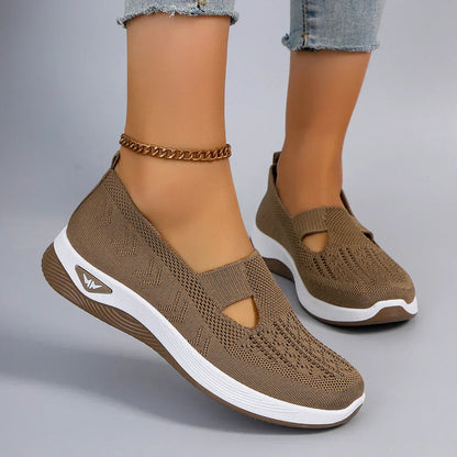 women's sports shoes