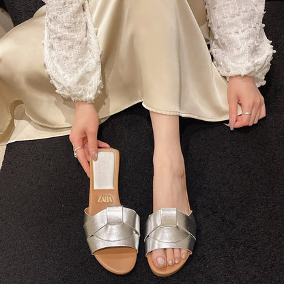 Flat Slippers Casual Shoes Woman 2025 Trend Luxury Summer Elegant Dresses Sandals Beach Designer House Round Toe Brand Bathroom